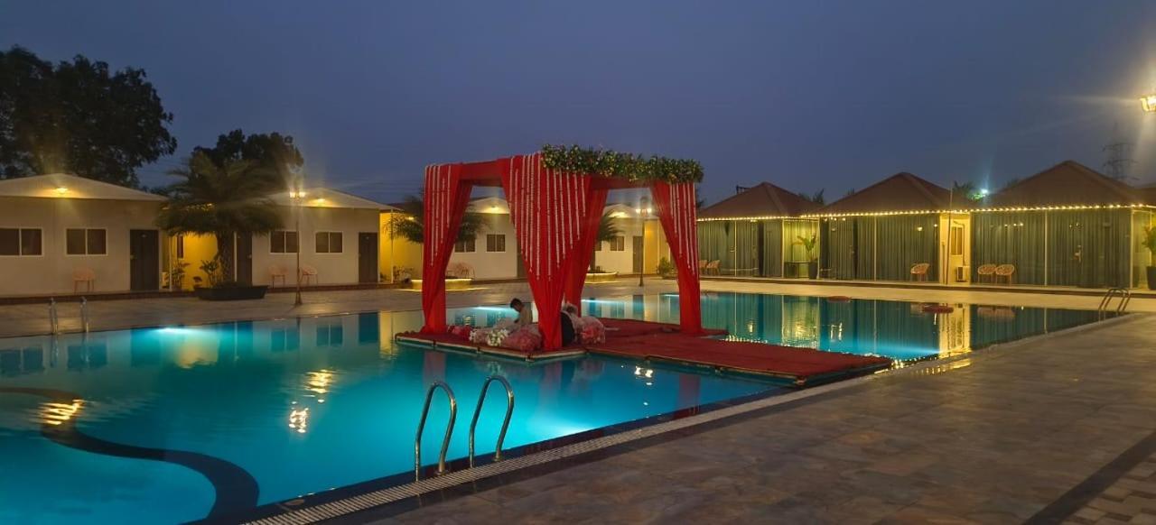 Vss Lawns & Resorts Llp Shahada Eksteriør bilde