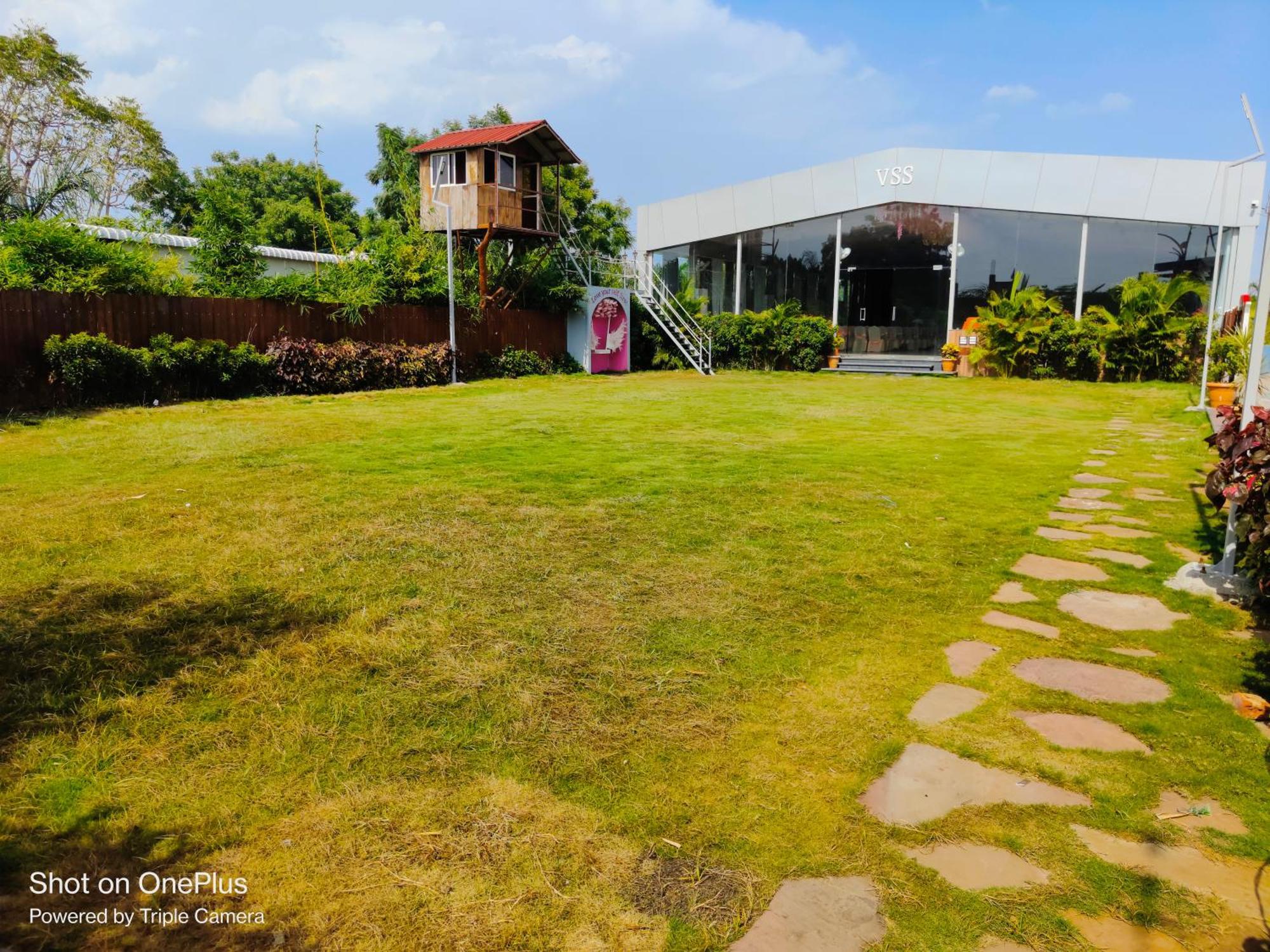Vss Lawns & Resorts Llp Shahada Eksteriør bilde